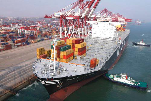 青島海運(yùn)港迎來最大集裝箱航母